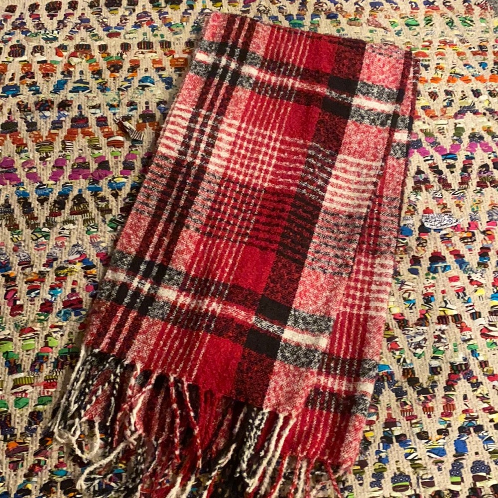 NWOT Steve Madden Scarf